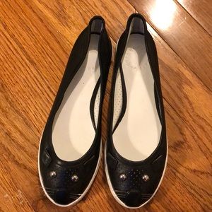 Black flats, brand new